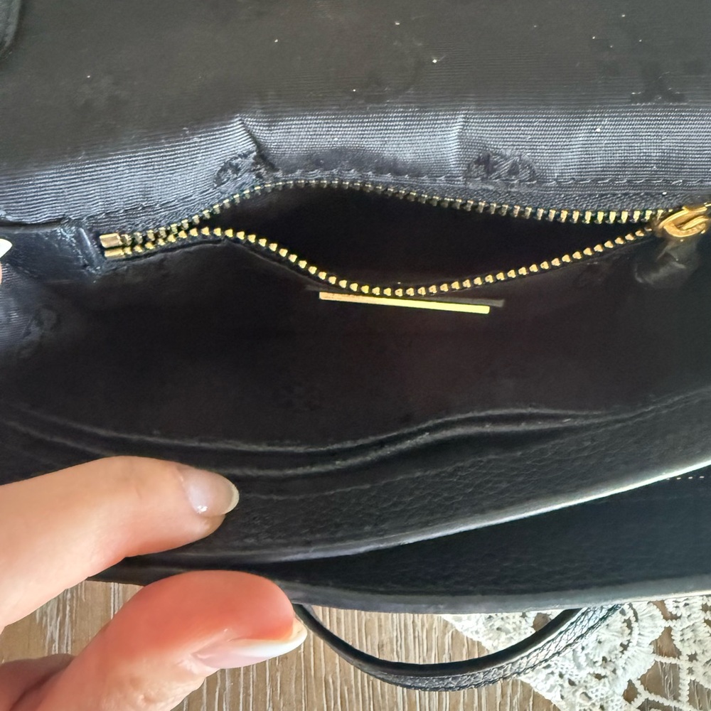 Tory Burch Black Crossbody Bag with Gold Logo - Picture 13 of 16